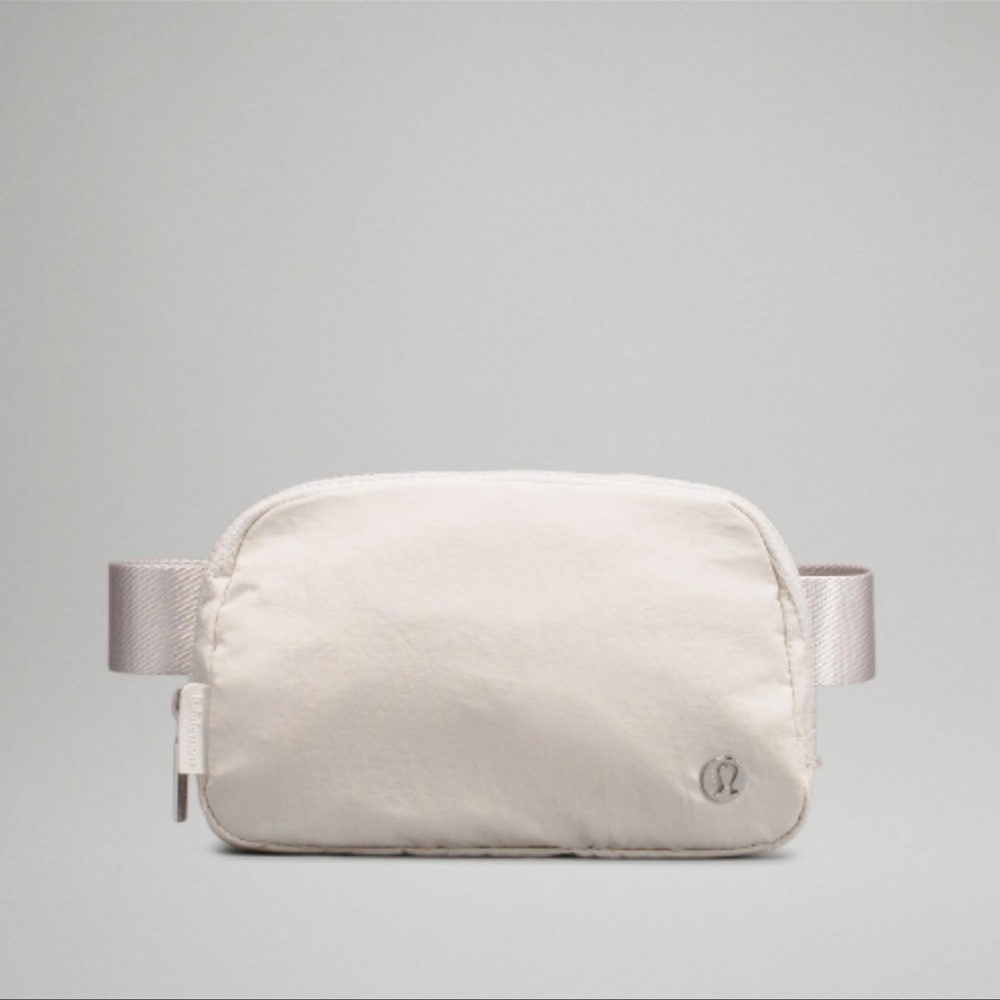 Lululemon Everywhere Belt Bag